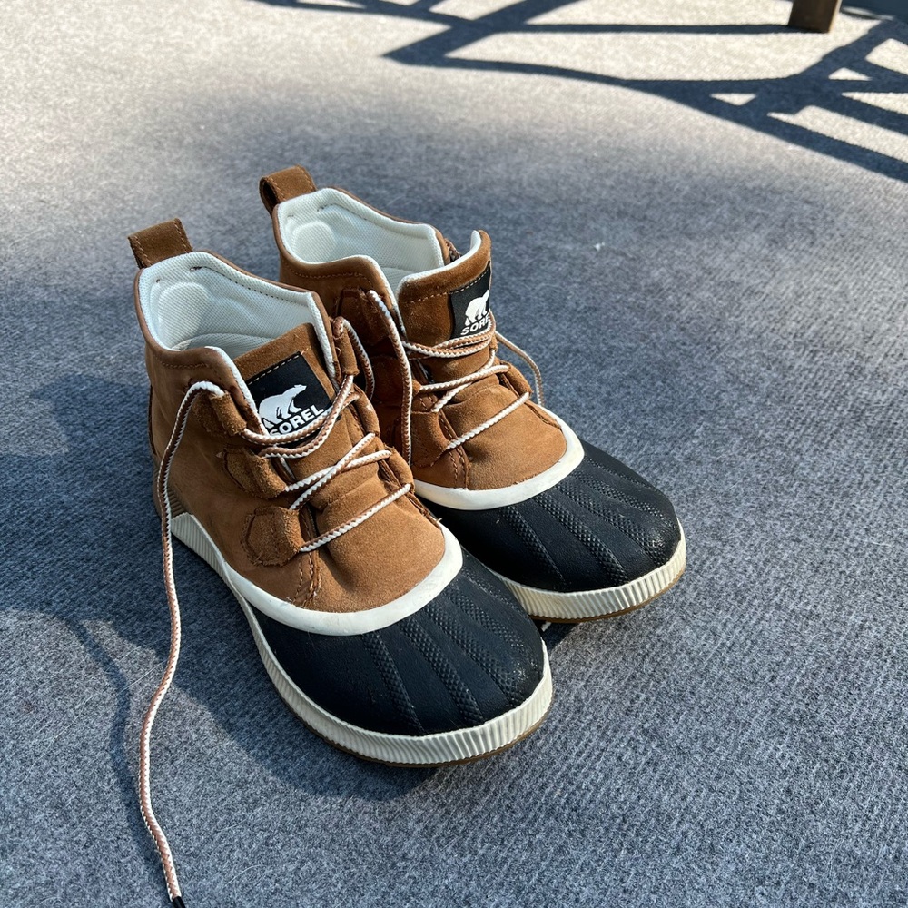 Sorel Men's Tan and Black Rain Boots
